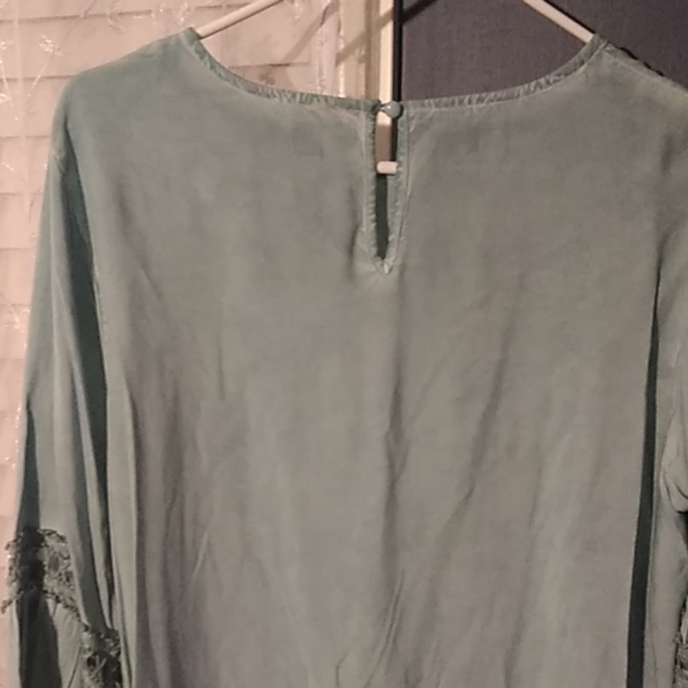 Shirt - Picture 4 of 4